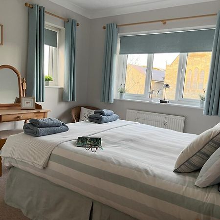 Coastal Retreat 150M From Beach Perfect For Families And Dogs Триадър Екстериор снимка