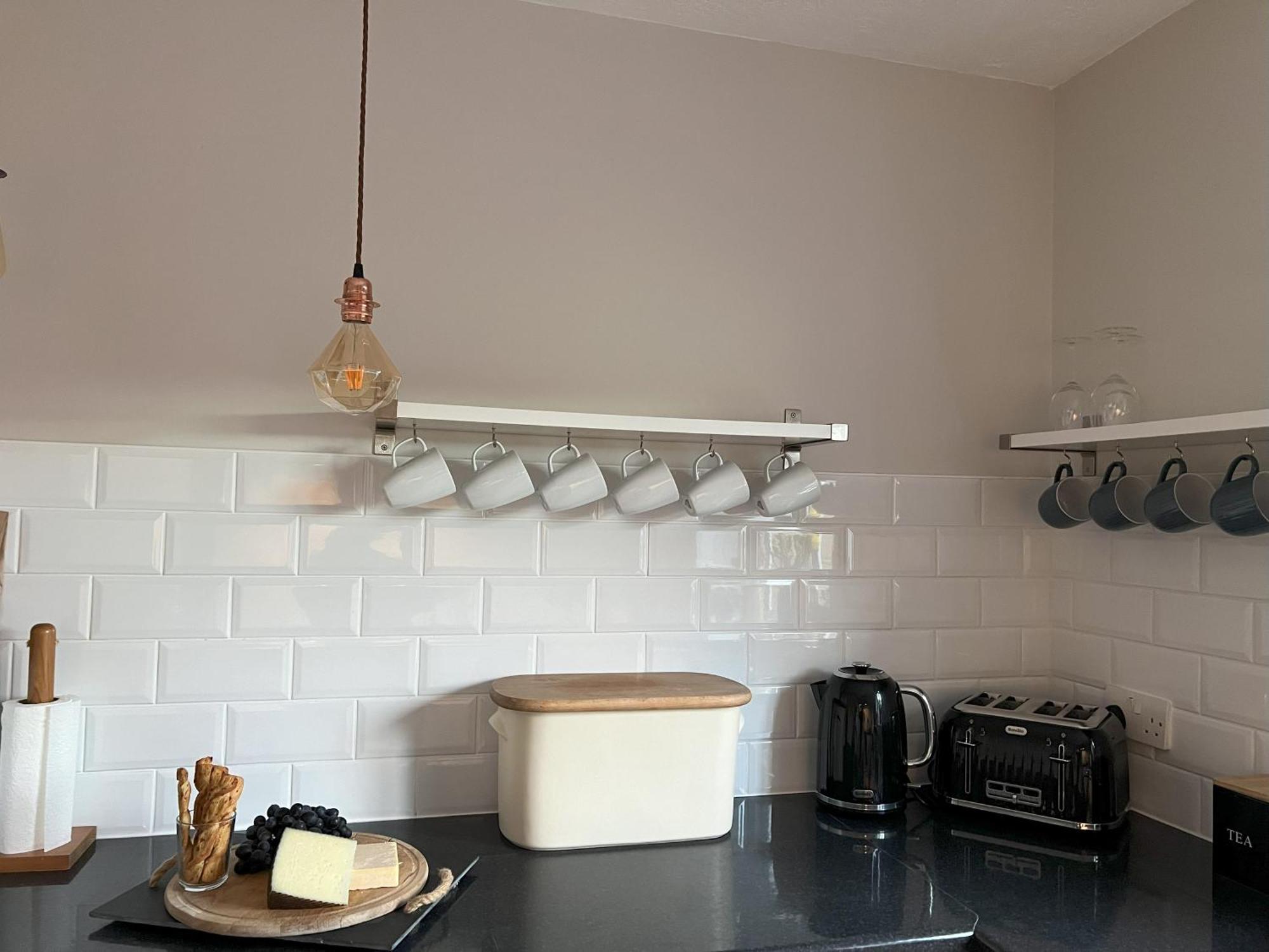 Coastal Retreat 150M From Beach Perfect For Families And Dogs Триадър Екстериор снимка