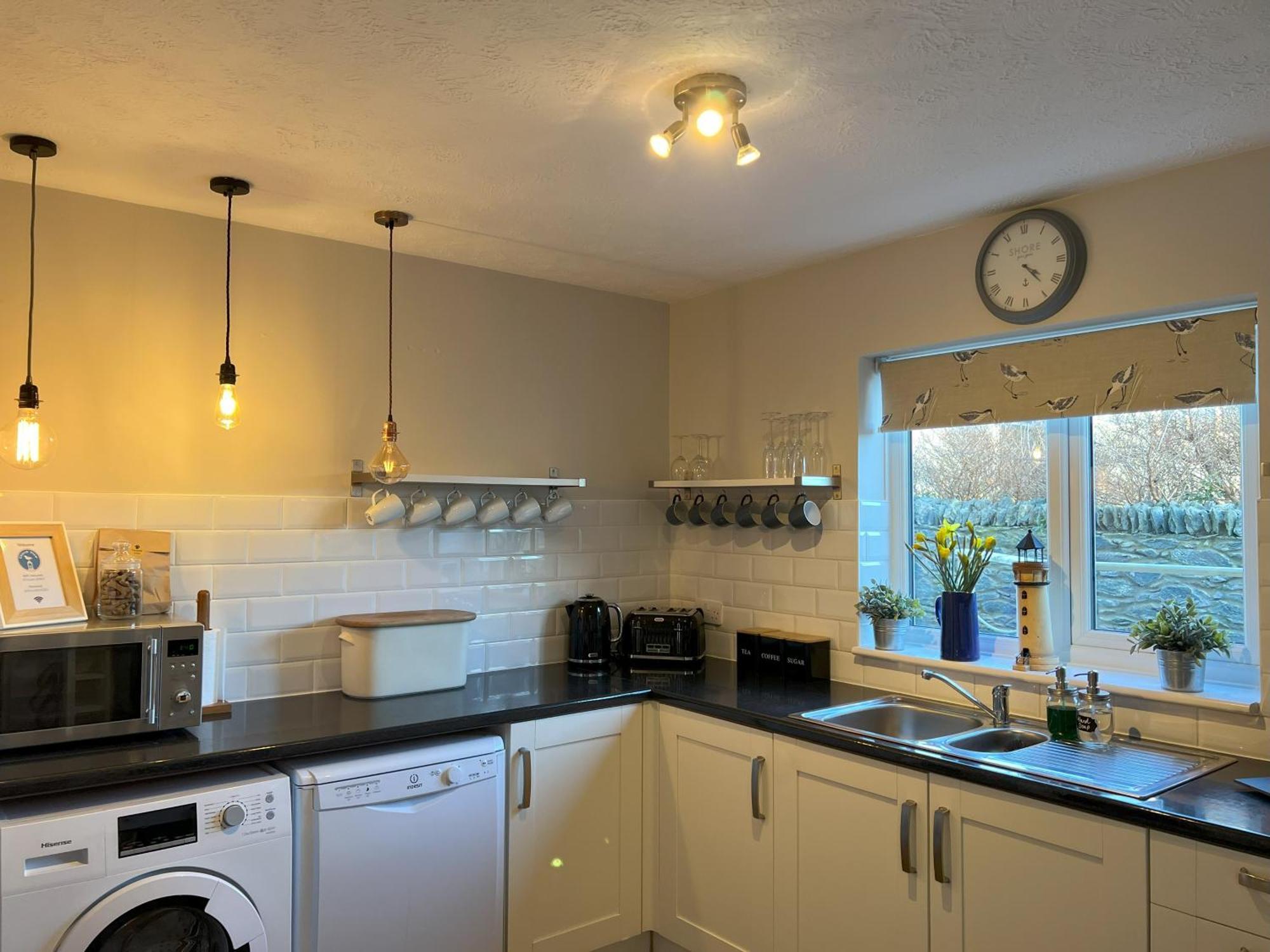 Coastal Retreat 150M From Beach Perfect For Families And Dogs Триадър Екстериор снимка