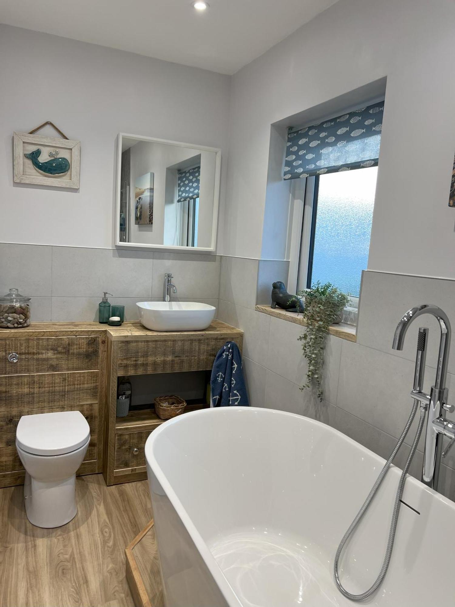 Coastal Retreat 150M From Beach Perfect For Families And Dogs Триадър Екстериор снимка