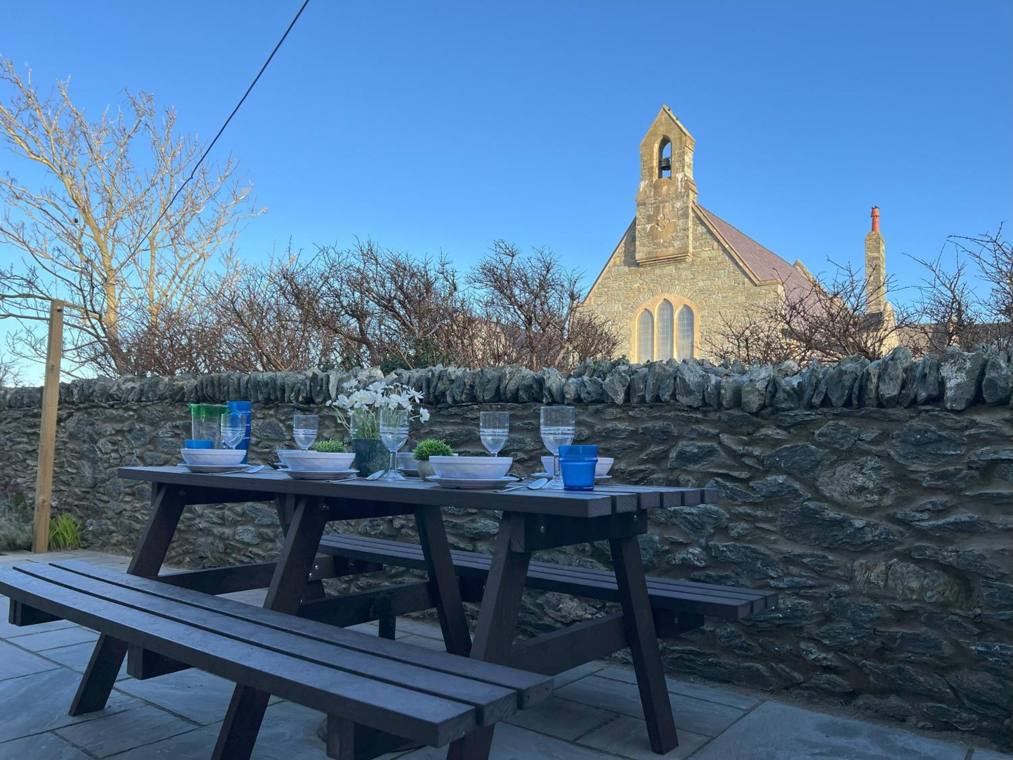 Coastal Retreat 150M From Beach Perfect For Families And Dogs Триадър Екстериор снимка